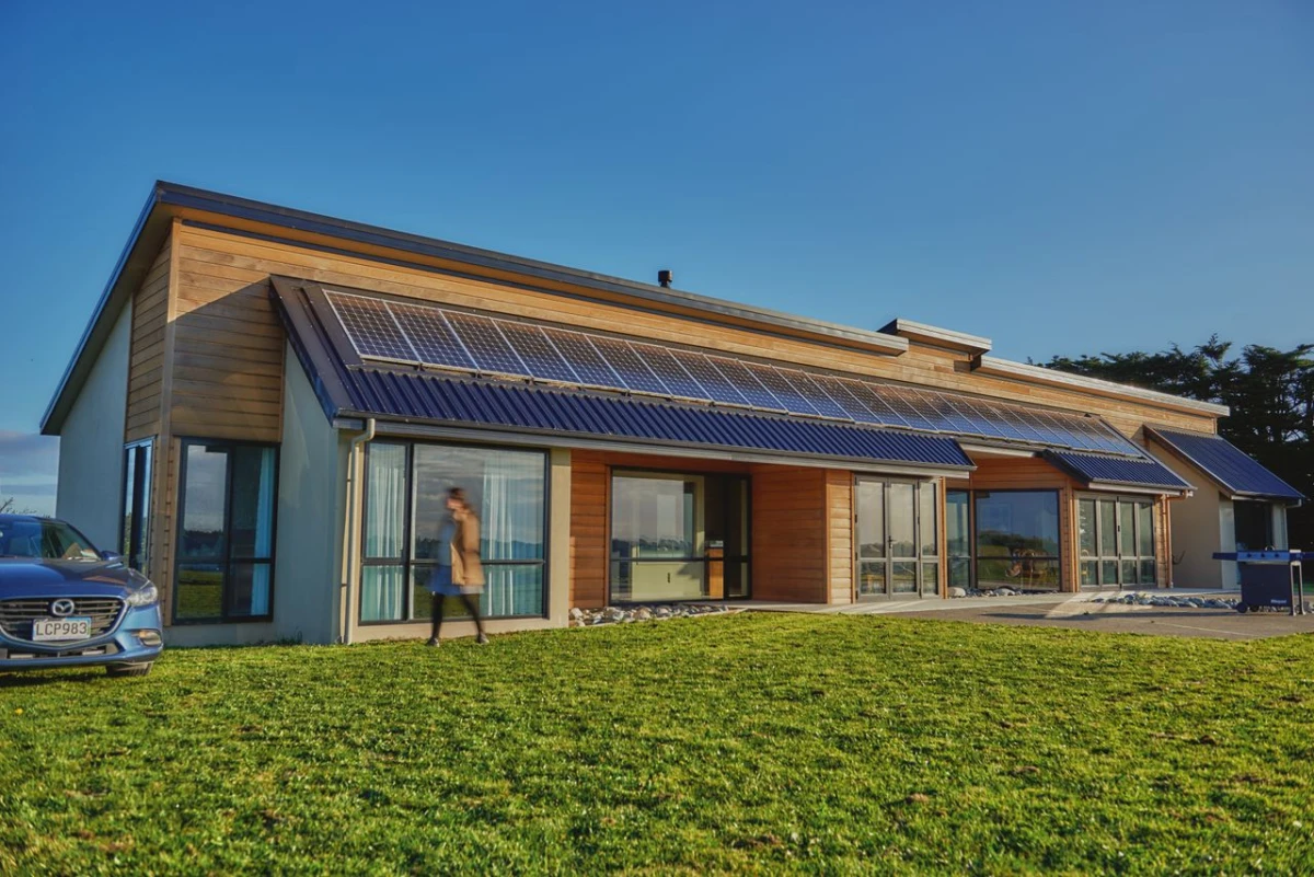 447968 solar panels southland new zealand credit sebastian katzlese web version